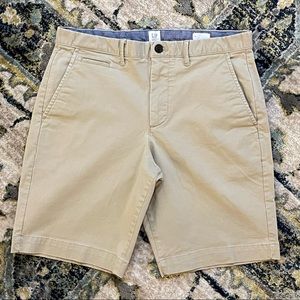 🤎 Men’s GAP Classic Flat Front Twill Khaki Shorts — Size: W31